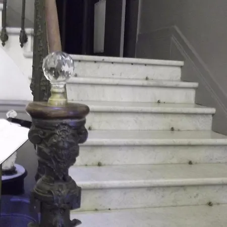 La Ξενοδοχείο 3*